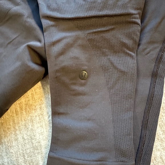 Lululemon | Kneecap Length Capri Midcalf Crop Leggings - Picture 4 of 5